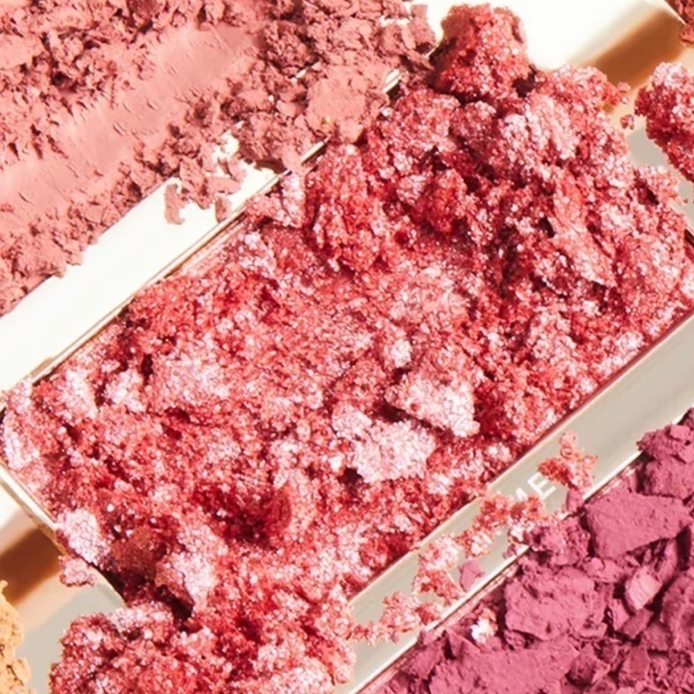 Complex Culture ROSY OUTLOOK Eyeshadow Palette | NEW - Picture 7 of 16